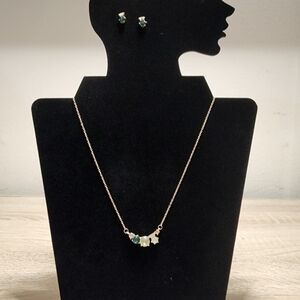 Elegant Gold and Green Necklace and Earring Set